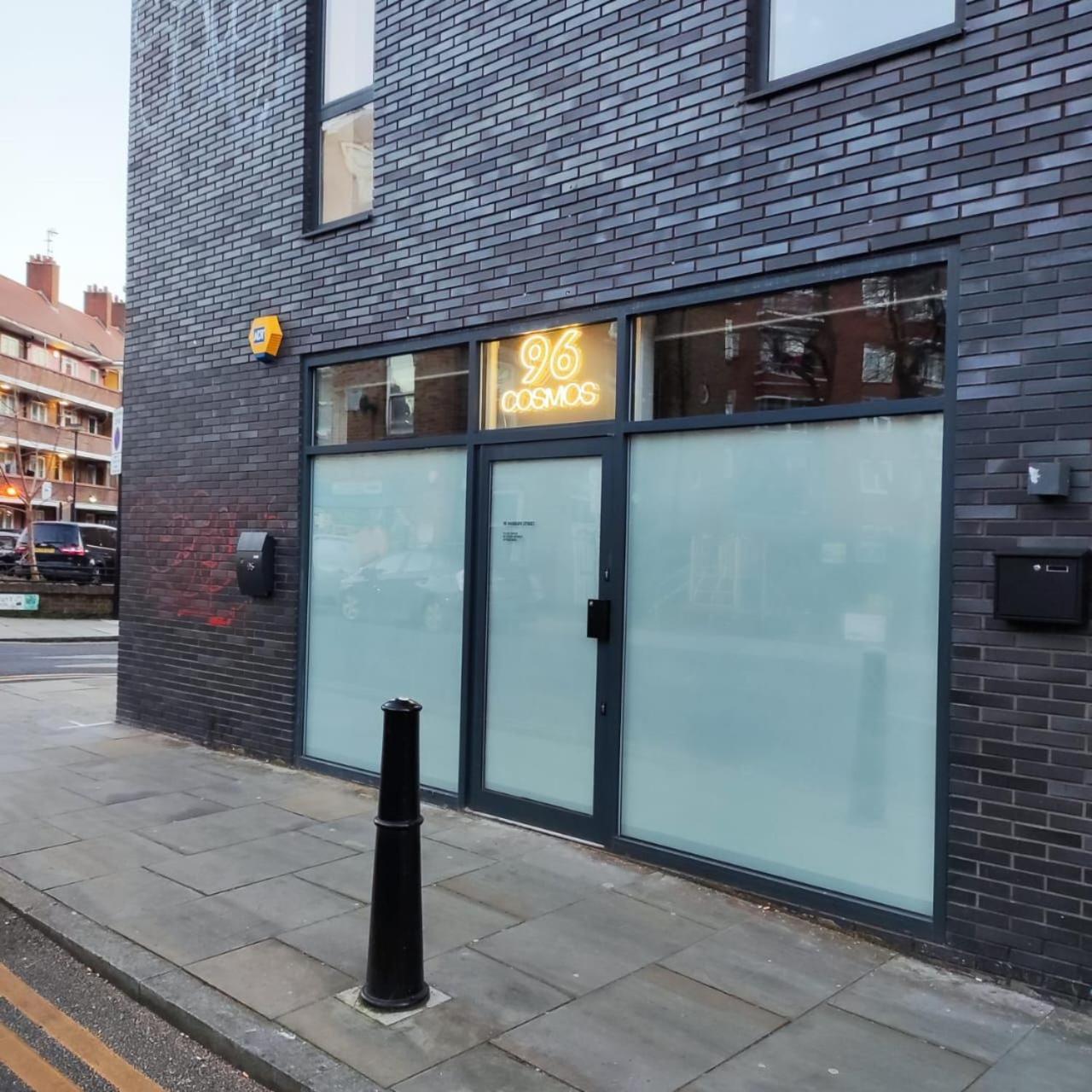 Cosmos Capsule Coworking Hotel de capsule *