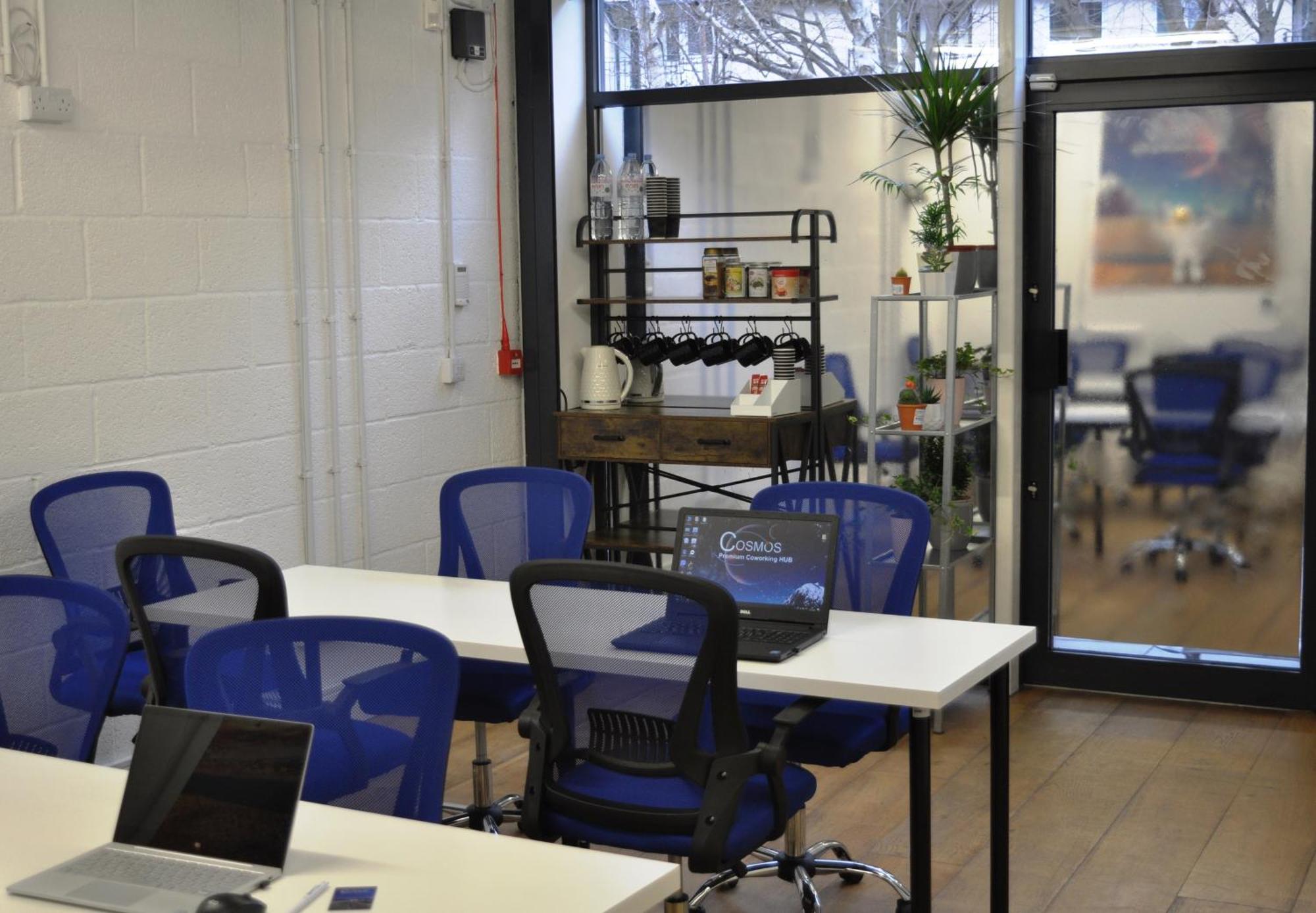 Cosmos Capsule Coworking Hotel de capsule Londra