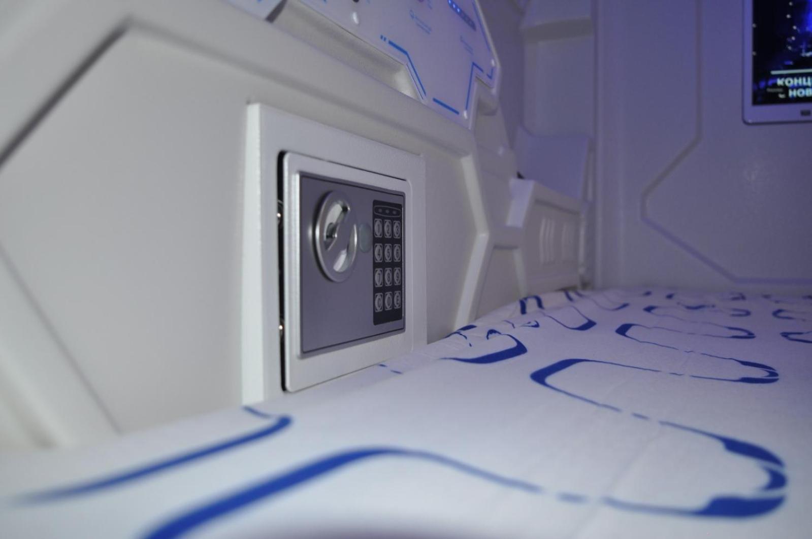 Cosmos Capsule Coworking Hotel de capsule *